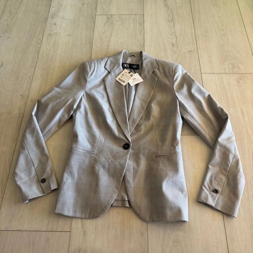 Zara women’s blazer size 4